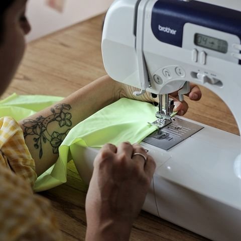Qué máquina de coser compro