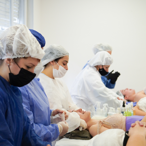 Formación Y Actualización - Prácticas Presenciales en Cosmetología -